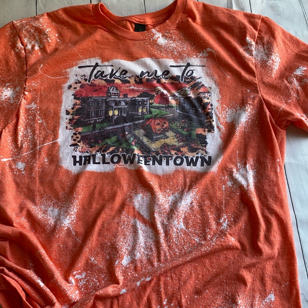 Super cute Halloween town tee